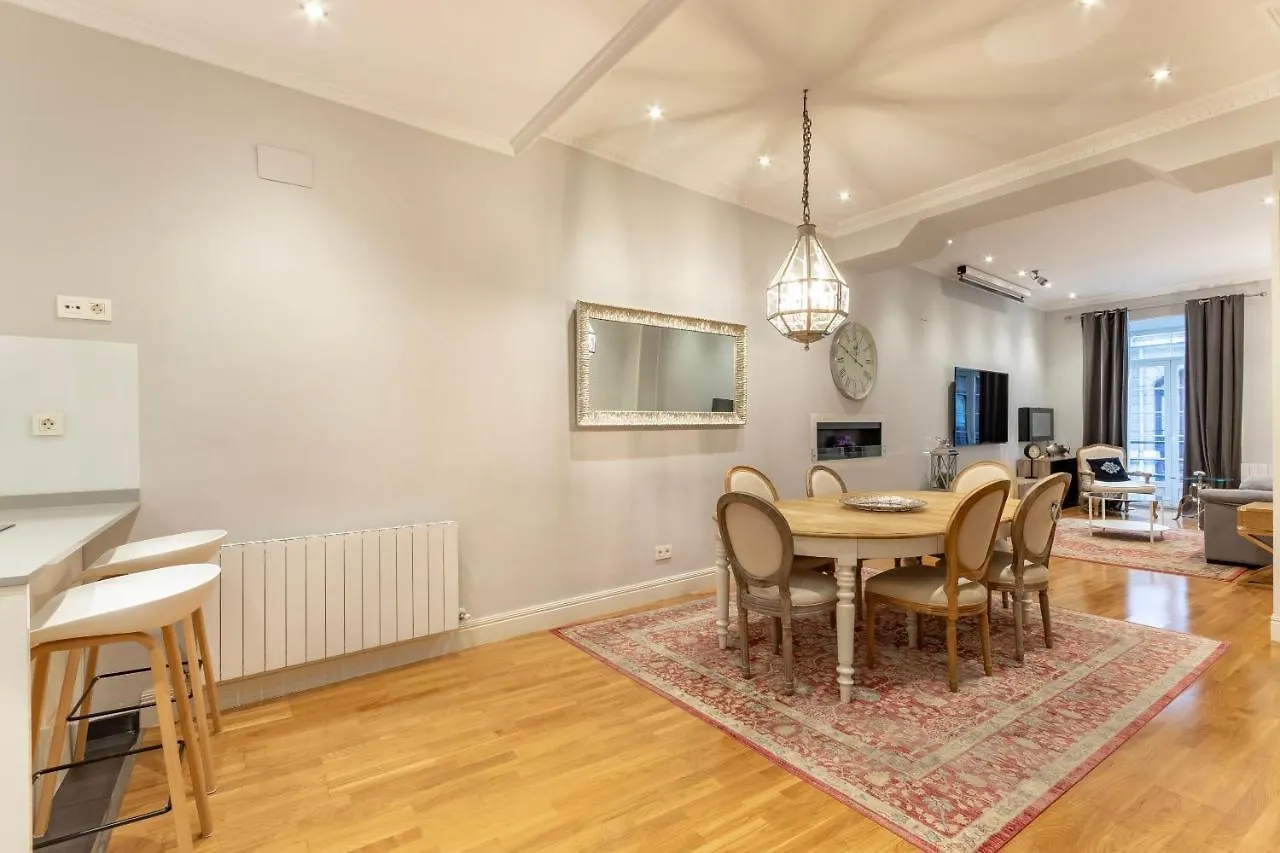 Apartamento Amplio y Elegante en Casco Viejo con Parking Bilbao 0*,  España