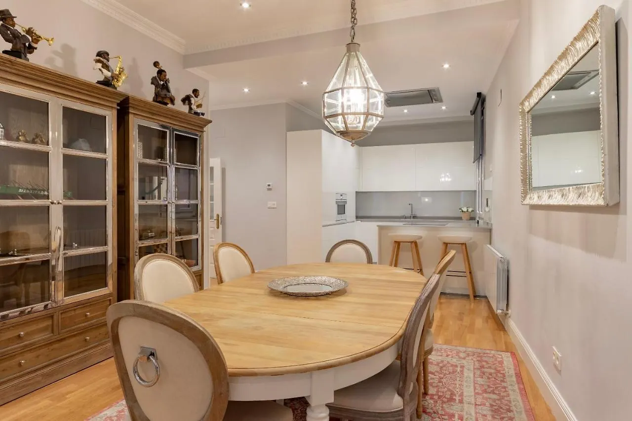 Apartamento Amplio y Elegante en Casco Viejo con Parking Bilbao 0*,