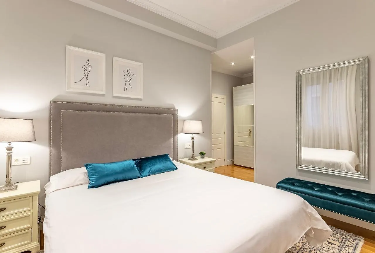 Amplio Y Elegante En Casco Viejo Con Parking Appartement Bilbao Spanje