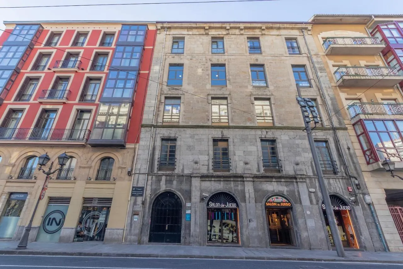 Amplio Y Elegante En Casco Viejo Con Parking Daire Bilbao